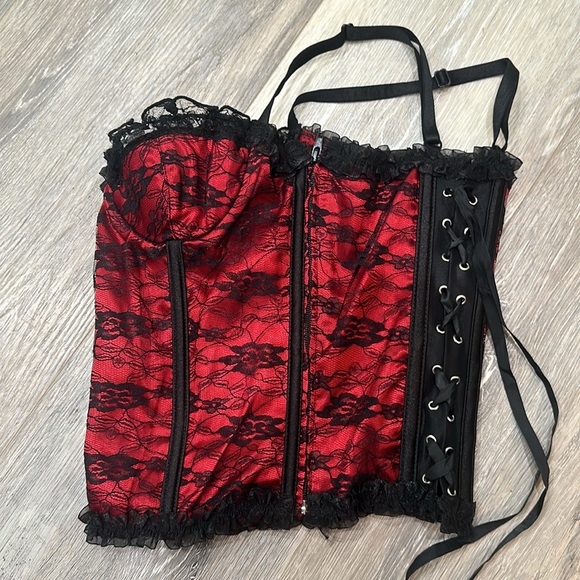 Coquette Corset - Picture 4 of 12